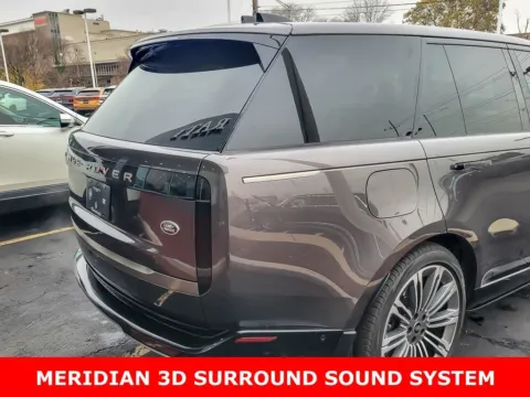 More photos of 2023 Land Rover Range Rover SE at Maserati Alfa Romeo of Naperville, IL