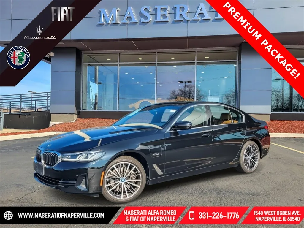 Black 2023 BMW 5 Series 530e iPerformance for sale in Naperville, IL