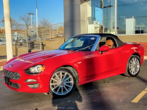 More photos of 2017 Fiat 124 Spider Lusso at Maserati Alfa Romeo of Naperville, IL