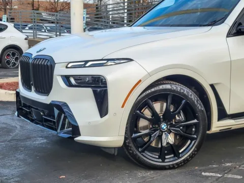 Photos of 2023 BMW X7 xDrive40i for sale in Naperville, IL at Maserati Alfa Romeo of Naperville