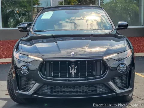 More photos of 2022 Maserati Levante Modena at Maserati Alfa Romeo of Naperville, IL