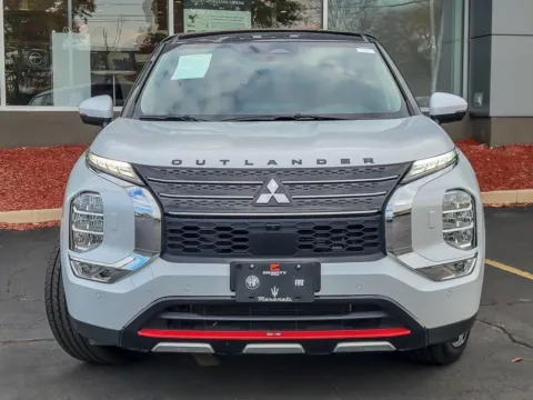 More photos of 2024 Mitsubishi Outlander PHEV SE Ralliart at Maserati Alfa Romeo of Naperville, IL