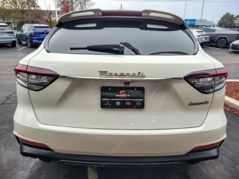 More photos of 2022 Maserati Levante Modena at Maserati Alfa Romeo of Naperville, IL