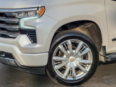 Another view of 2022 Chevrolet Silverado 1500 High Country for sale in Naperville, IL at Maserati Alfa Romeo of Naperville