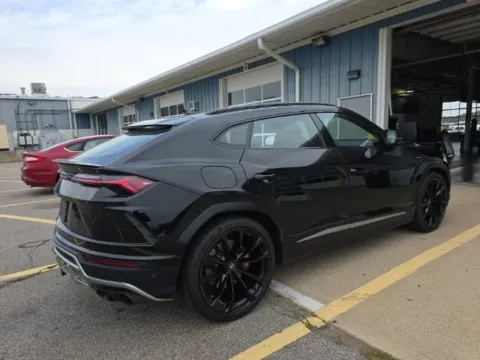 Photos of 2021 Lamborghini Urus for sale in Naperville, IL at Maserati Alfa Romeo of Naperville