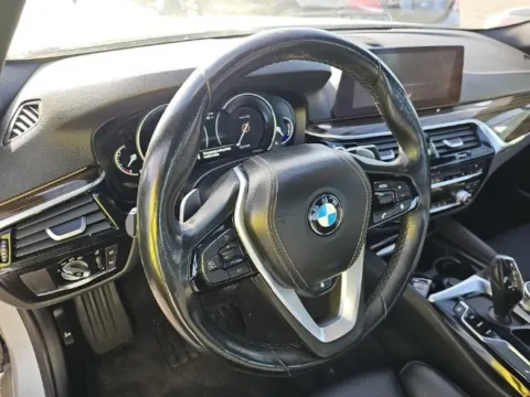 More photos of 2019 BMW 5 Series 530i xDrive at Maserati Alfa Romeo of Naperville, IL