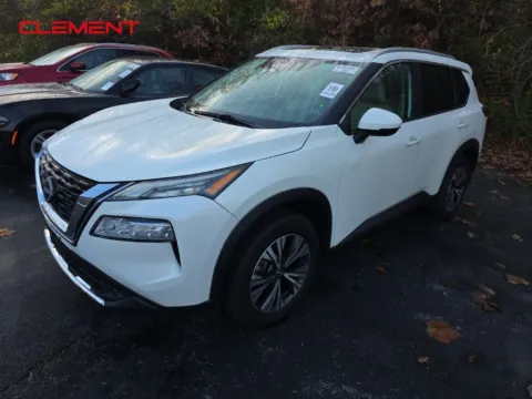 White 2023 Nissan Rogue SV for sale in Columbia, IL
