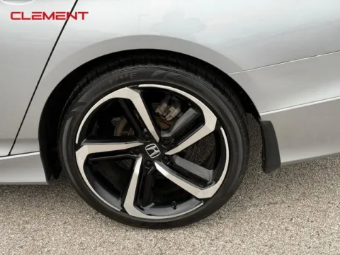 More photos of 2022 Honda Accord Sport Special Edition at Clement Chrysler Dodge Jeep Ram Columbia, IL