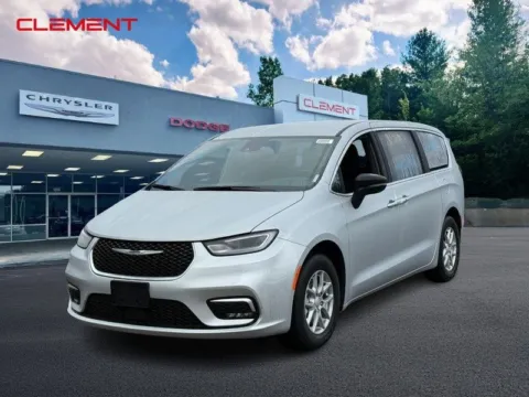 Silver 2026 Chrysler Pacifica Select for sale in Columbia, IL