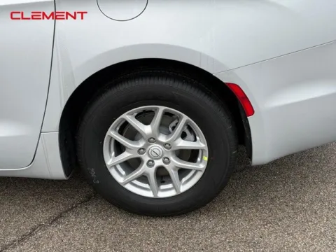 More photos of 2026 Chrysler Pacifica Select at Clement Chrysler Dodge Jeep Ram Columbia, IL