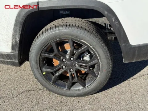 More photos of 2025 Jeep Grand Cherokee L Limited at Clement Chrysler Dodge Jeep Ram Columbia, IL