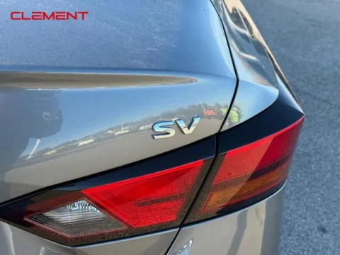 More photos of 2022 Nissan Altima 2.5 SV at Clement Chrysler Dodge Jeep Ram Columbia, IL