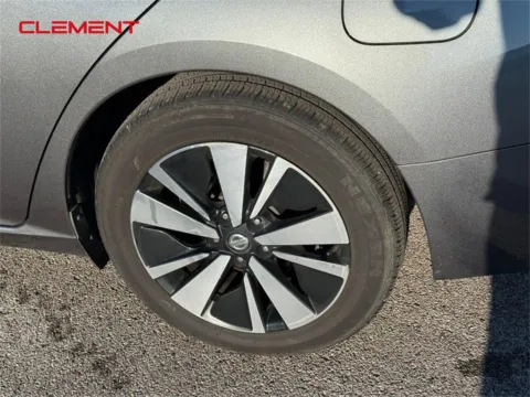 More photos of 2022 Nissan Altima 2.5 SV at Clement Chrysler Dodge Jeep Ram Columbia, IL