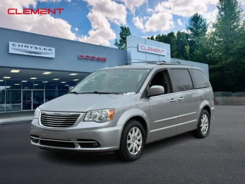 Silver 2015 Chrysler Town & Country Touring for sale in Columbia, IL