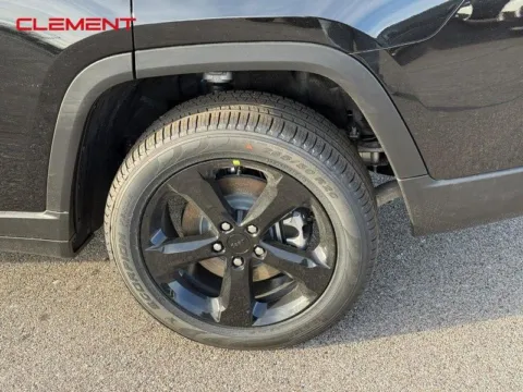 More photos of 2025 Jeep Grand Cherokee L Limited at Clement Chrysler Dodge Jeep Ram Columbia, IL
