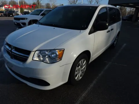White 2018 Dodge Grand Caravan SE for sale in Columbia, IL