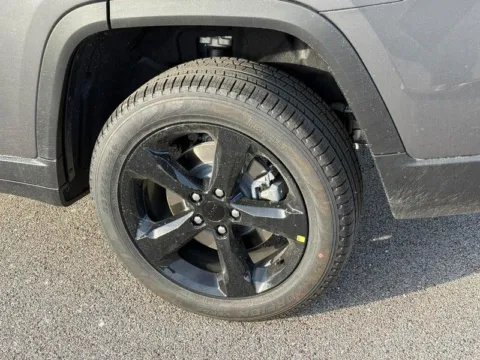 More photos of 2025 Jeep Grand Cherokee L Limited at Clement Chrysler Dodge Jeep Ram Columbia, IL