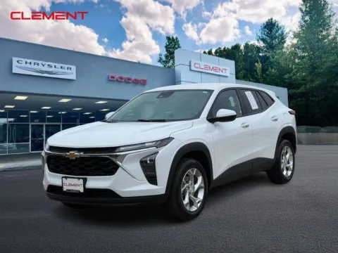 White 2024 Chevrolet Trax LS for sale in Columbia, IL