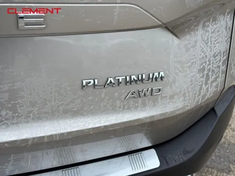 More photos of 2022 Nissan Rogue Platinum at Clement Chrysler Dodge Jeep Ram Columbia, IL