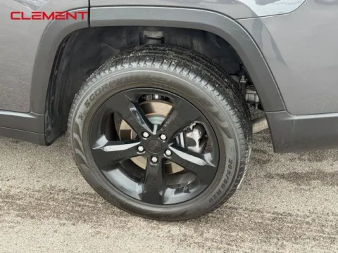 More photos of 2025 Jeep Grand Cherokee L Limited at Clement Chrysler Dodge Jeep Ram Columbia, IL
