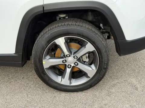 More photos of 2026 Jeep Grand Cherokee Limited at Clement Chrysler Dodge Jeep Ram Columbia, IL