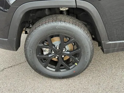 More photos of 2026 Jeep Grand Cherokee Laredo Altitude at Clement Chrysler Dodge Jeep Ram Columbia, IL