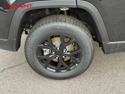 More photos of 2026 Jeep Grand Cherokee Laredo at Clement Chrysler Dodge Jeep Ram Columbia, IL
