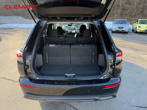 More photos of 2025 Mitsubishi Outlander ES at Clement Chrysler Dodge Jeep Ram Columbia, IL