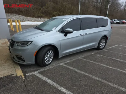 Silver 2023 Chrysler Pacifica Touring L for sale in Columbia, IL