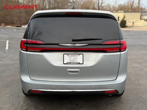 More photos of 2023 Chrysler Pacifica Touring L at Clement Chrysler Dodge Jeep Ram Columbia, IL
