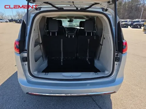 More photos of 2023 Chrysler Pacifica Touring L at Clement Chrysler Dodge Jeep Ram Columbia, IL