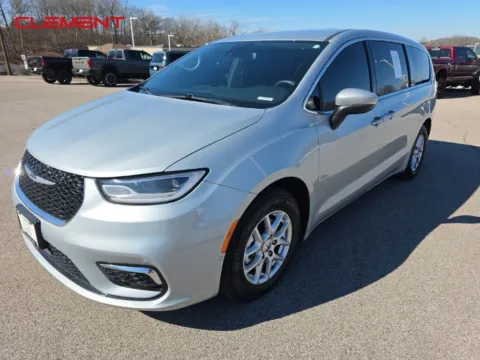Silver 2023 Chrysler Pacifica Touring L for sale in Columbia, IL