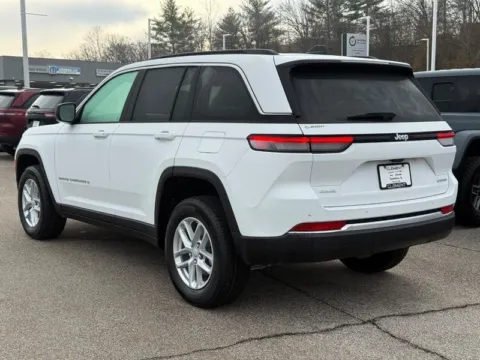 Another view of 2026 Jeep Grand Cherokee Laredo for sale in Columbia, IL at Clement Chrysler Dodge Jeep Ram Columbia