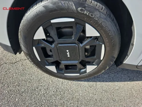 More photos of 2025 Kia Carnival EX at Clement Chrysler Dodge Jeep Ram Columbia, IL