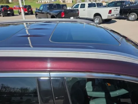 More photos of 2021 Hyundai Palisade Limited at Clement Chrysler Dodge Jeep Ram Columbia, IL