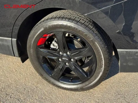 More photos of 2023 Chevrolet Equinox Premier at Clement Chrysler Dodge Jeep Ram Columbia, IL