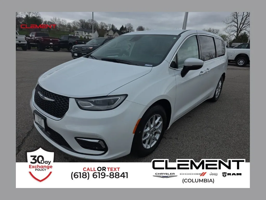 White 2023 Chrysler Pacifica Touring L for sale in Columbia, IL