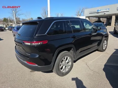 More photos of 2023 Jeep Grand Cherokee Limited at Clement Chrysler Dodge Jeep Ram Columbia, IL