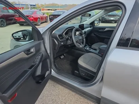 More photos of 2022 Ford Escape SE at Clement Chrysler Dodge Jeep Ram Columbia, IL