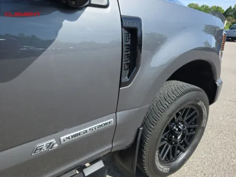 More photos of 2022 Ford F-350SD Lariat at Clement Chrysler Dodge Jeep Ram Columbia, IL