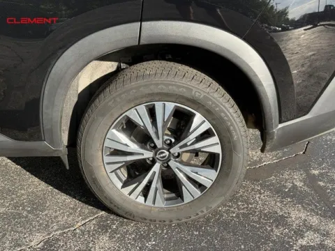 More photos of 2022 Nissan Rogue SV at Clement Chrysler Dodge Jeep Ram Columbia, IL