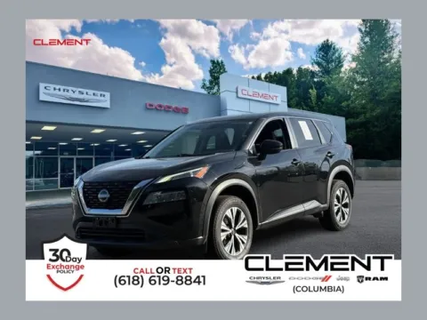 Black 2022 Nissan Rogue SV for sale in Columbia, IL