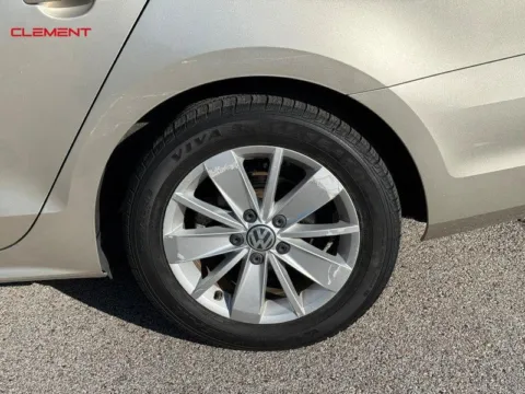 More photos of 2015 Volkswagen Jetta 1.8T SE at Clement Chrysler Dodge Jeep Ram Columbia, IL