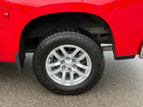 More photos of 2019 Chevrolet Silverado 1500 LT at Clement Chrysler Dodge Jeep Ram Columbia, IL