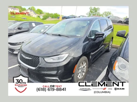 Black 2024 Chrysler Pacifica Touring L for sale in Columbia, IL
