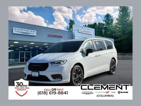 White 2026 Chrysler Pacifica Select for sale in Columbia, IL