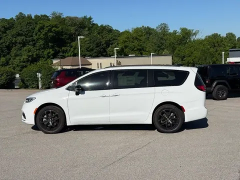 Photos of 2026 Chrysler Pacifica Limited for sale in Columbia, IL at Clement Chrysler Dodge Jeep Ram Columbia