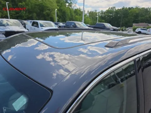 More photos of 2022 Jeep Grand Cherokee Overland 4xe at Clement Chrysler Dodge Jeep Ram Columbia, IL
