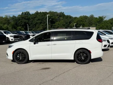 Photos of 2026 Chrysler Pacifica Limited for sale in Columbia, IL at Clement Chrysler Dodge Jeep Ram Columbia