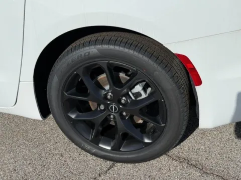 More photos of 2026 Chrysler Pacifica Limited at Clement Chrysler Dodge Jeep Ram Columbia, IL